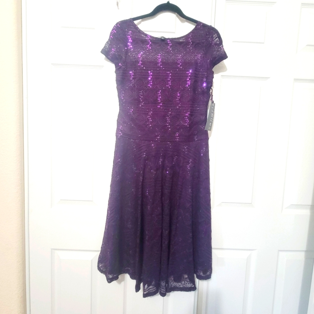 Women Dress.  Brand Sangria.  Size 6P